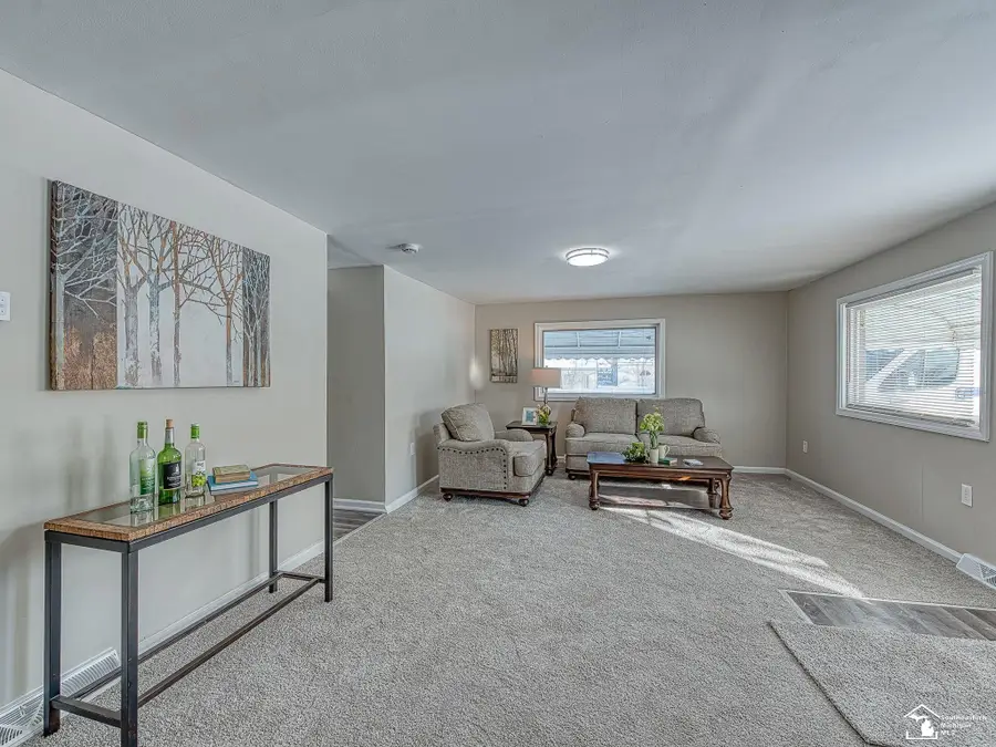 19106 Sylvia AVE, Romulus, MI 48174 - Image #2