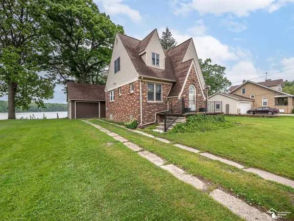 27145 James AVE, FlatRock, MI 48134