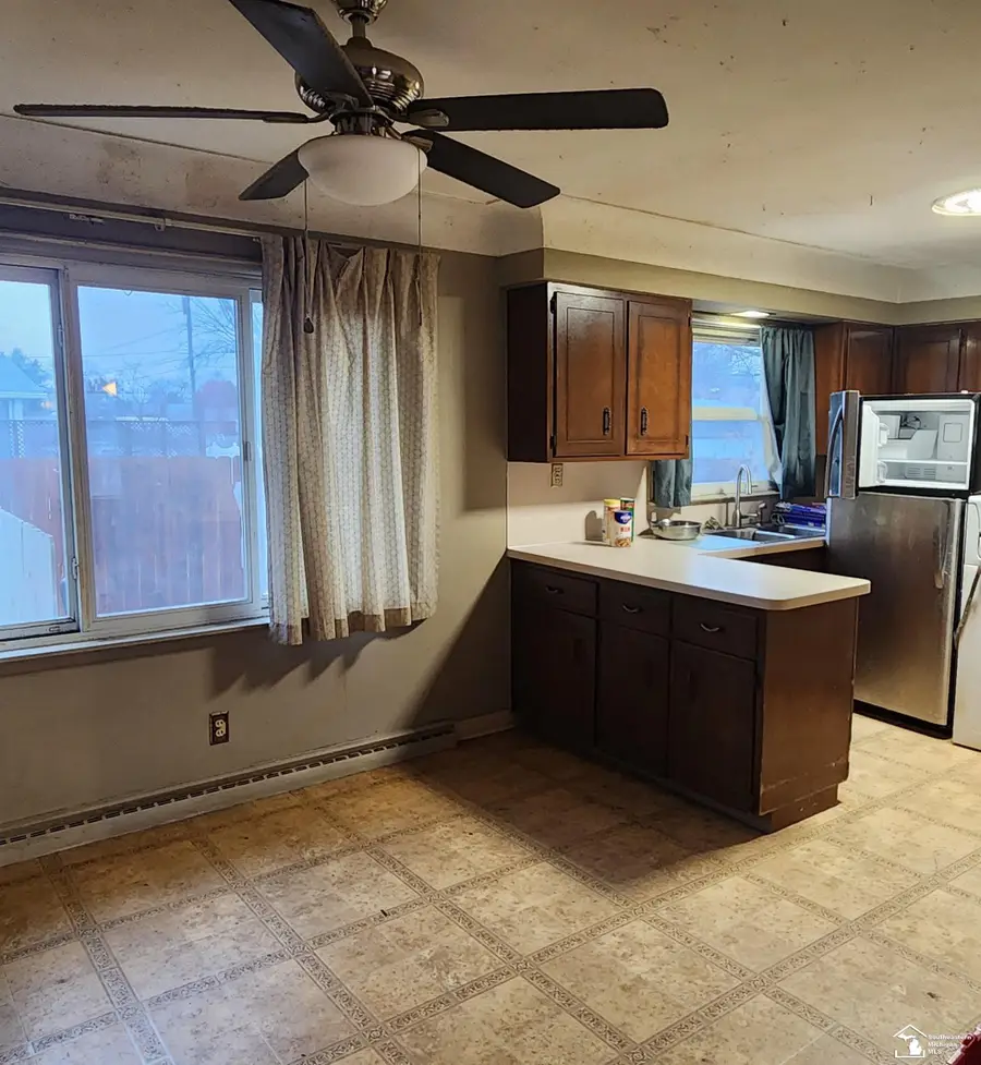 14529 Linda DR, Monroe, MI 48161 - Image #3