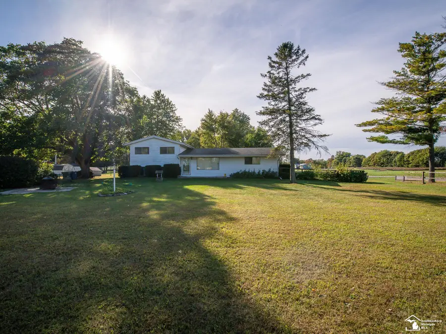 4824 Summerfield RD, Petersburg, MI 49270 - Image #2
