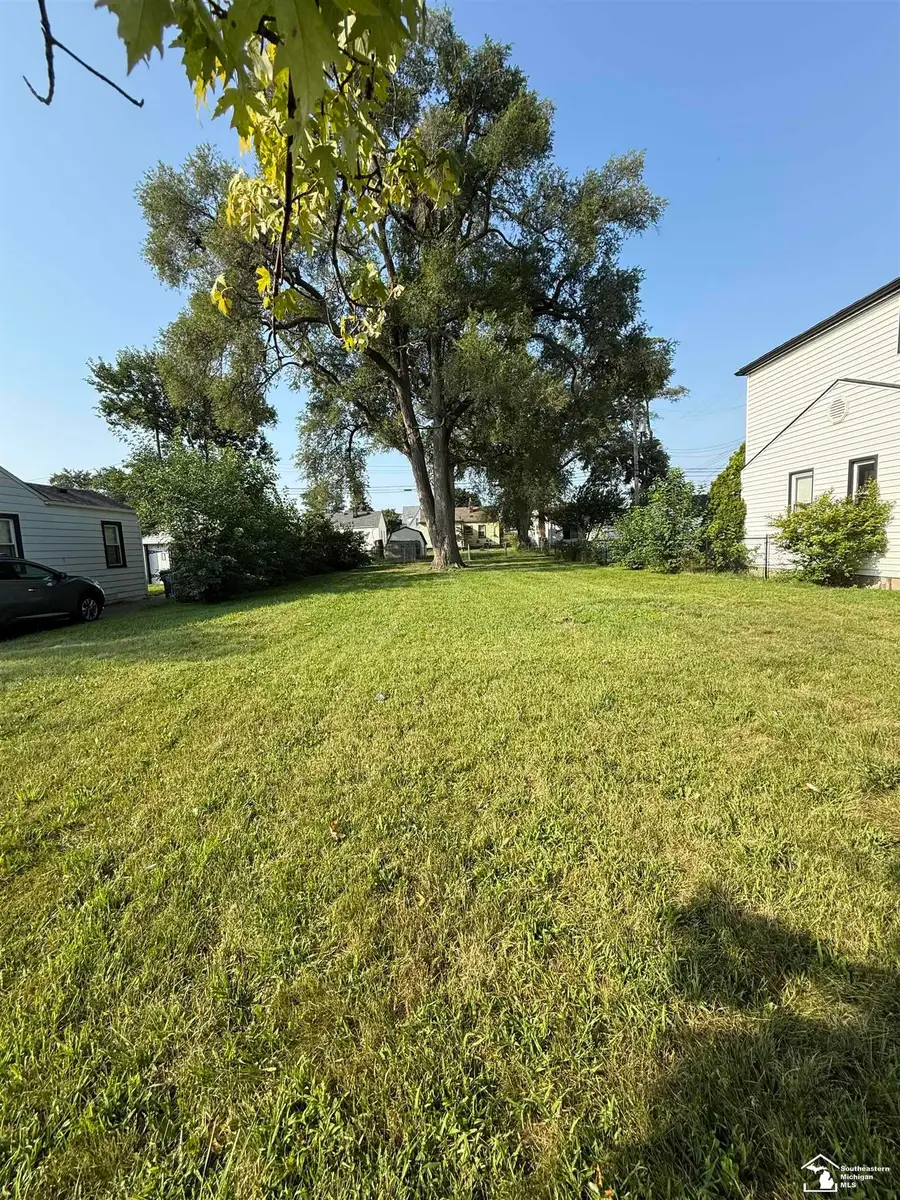 2573 Grace ST, Melvindale, MI 48122 - Image #2