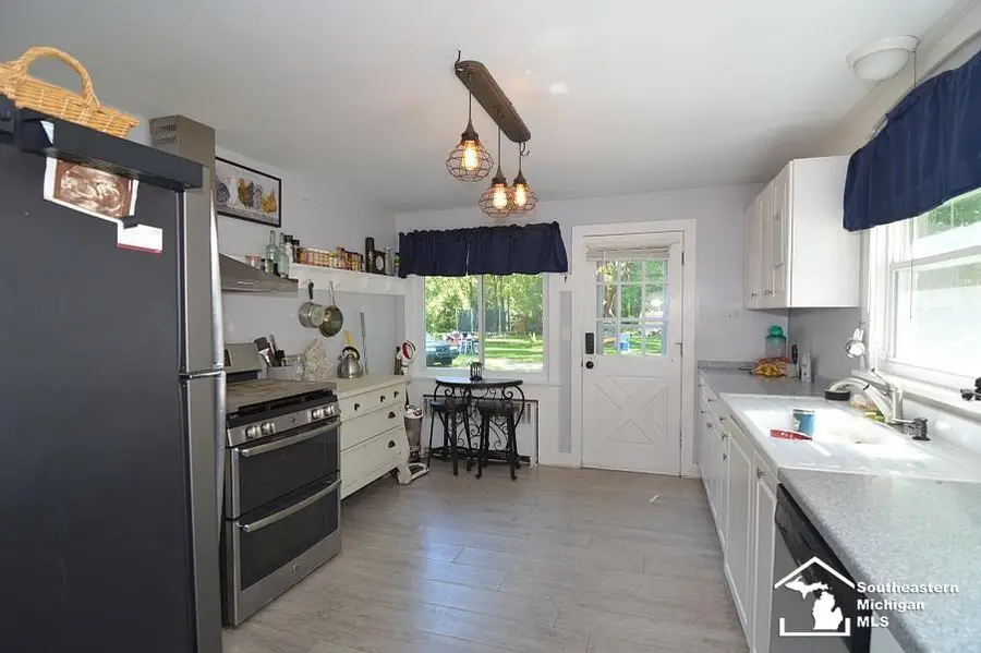 7808 Lewis AVE, Temperance, MI 48182 - Image #2