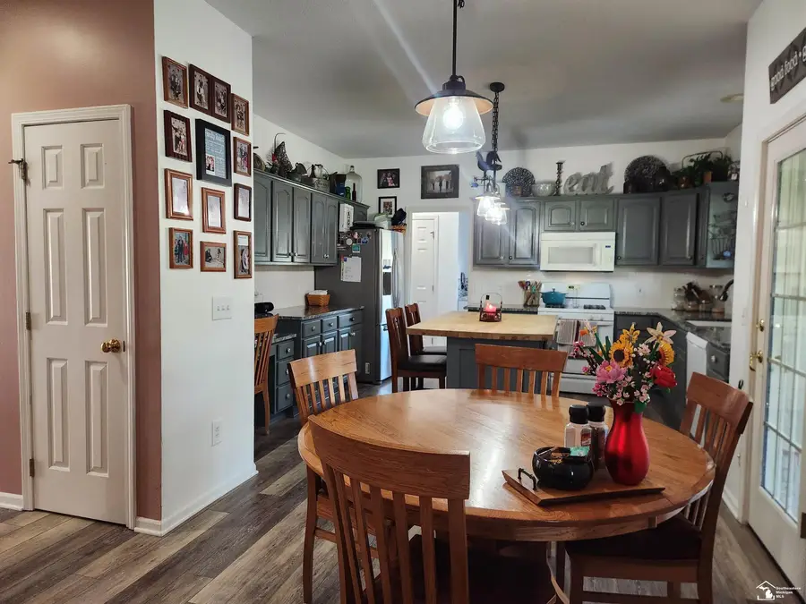 912 Kings Park RD, Monroe, MI 48161 - Image #3