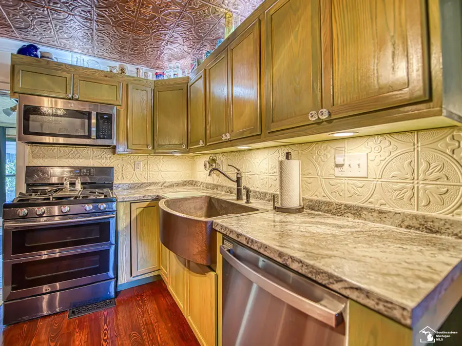 301 W Shawnee ST, Tecumseh, MI 49286 - Image #3