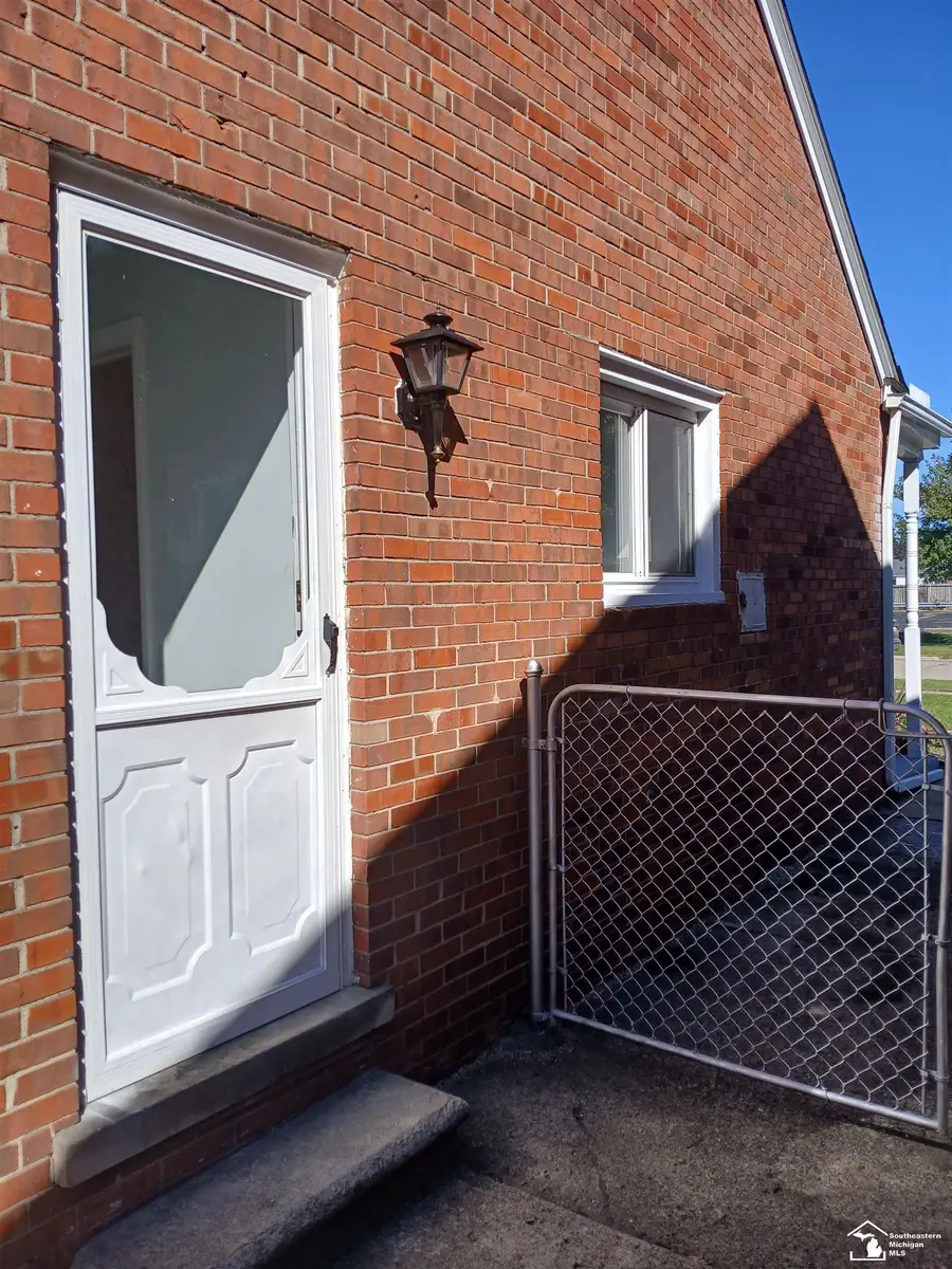 15217 Keppen AVE, Allen Park, MI 48101 - Image #3