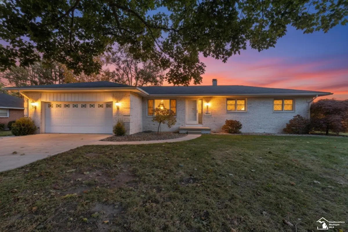 1114 Valetta DR, Temperance, MI 48182 - Image #1