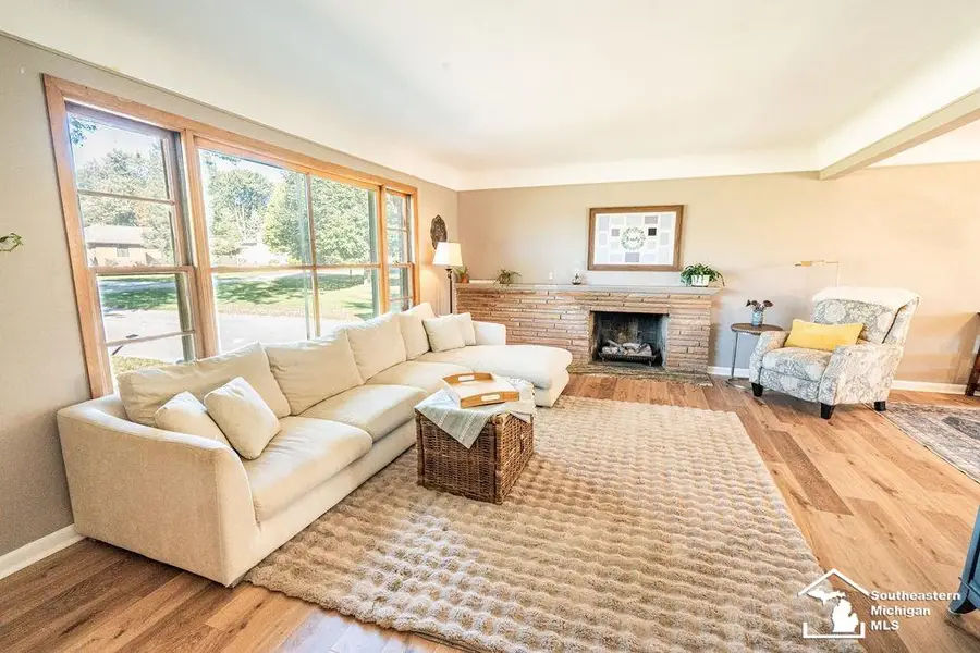 36120 HARCOURT ST, Clinton Township, MI 48035 - Image #2