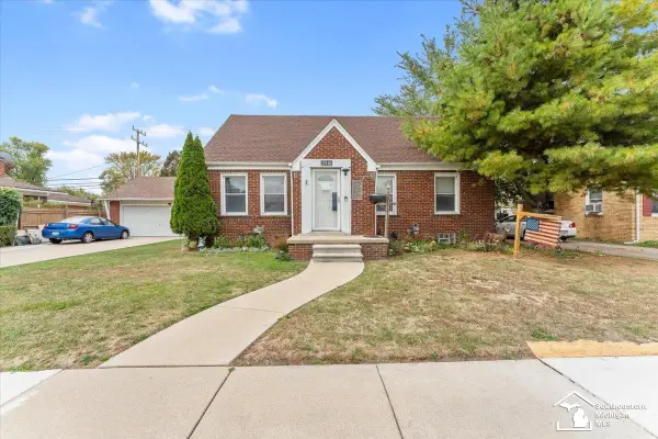 13546 Trenton RD, Southgate, MI 48195