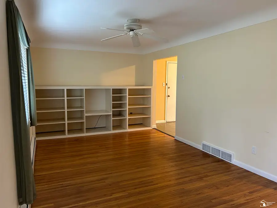 7955 Monroe RD, Lambertville, MI 48144 - Image #2