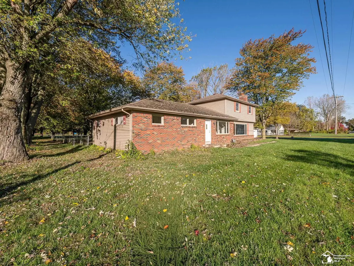 10711 Douglas RD, Temperance, MI 48182 - #1