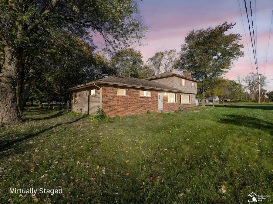 10711 Douglas RD, Temperance, MI 48182 - #2