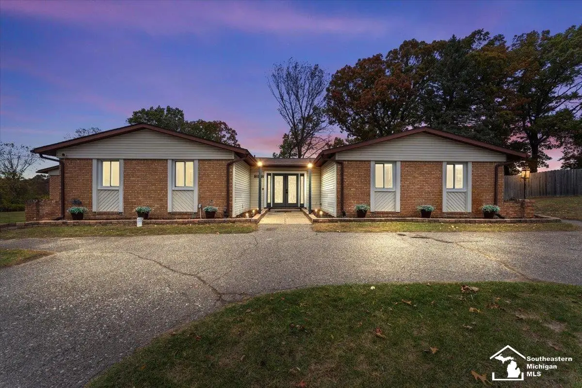 8118 Rene DR, White Lake, MI 48386 - #1