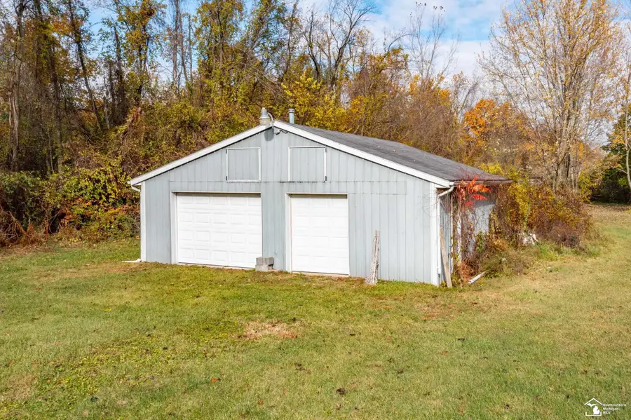208 E Erie RD, Temperance, MI 48182 - Image #3