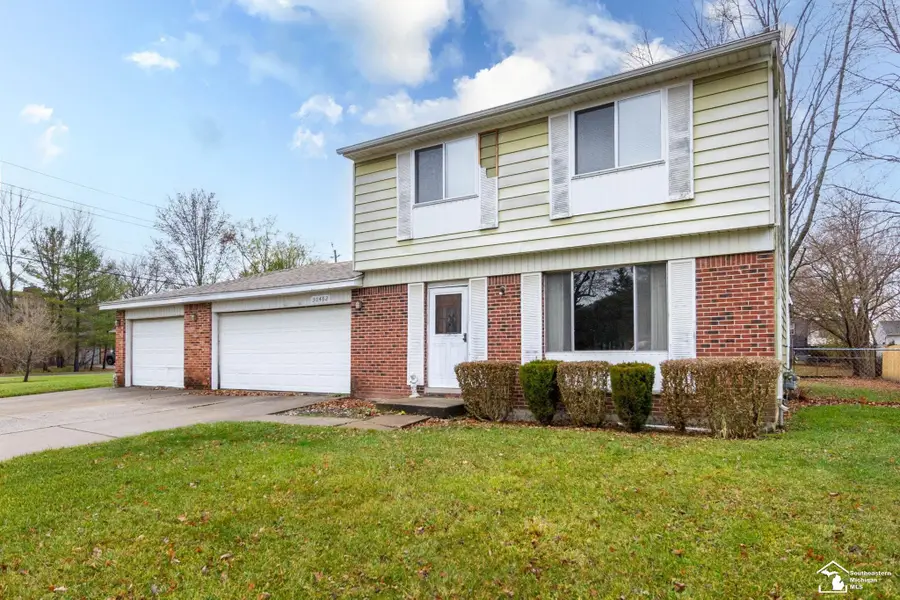 30482 Dover ST, Flat Rock, MI 48134 - Image #2