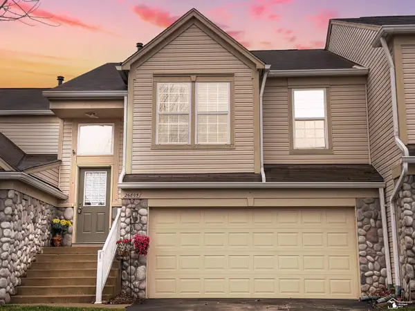 26805 Kirkway CIR, Woodhaven, MI 48183