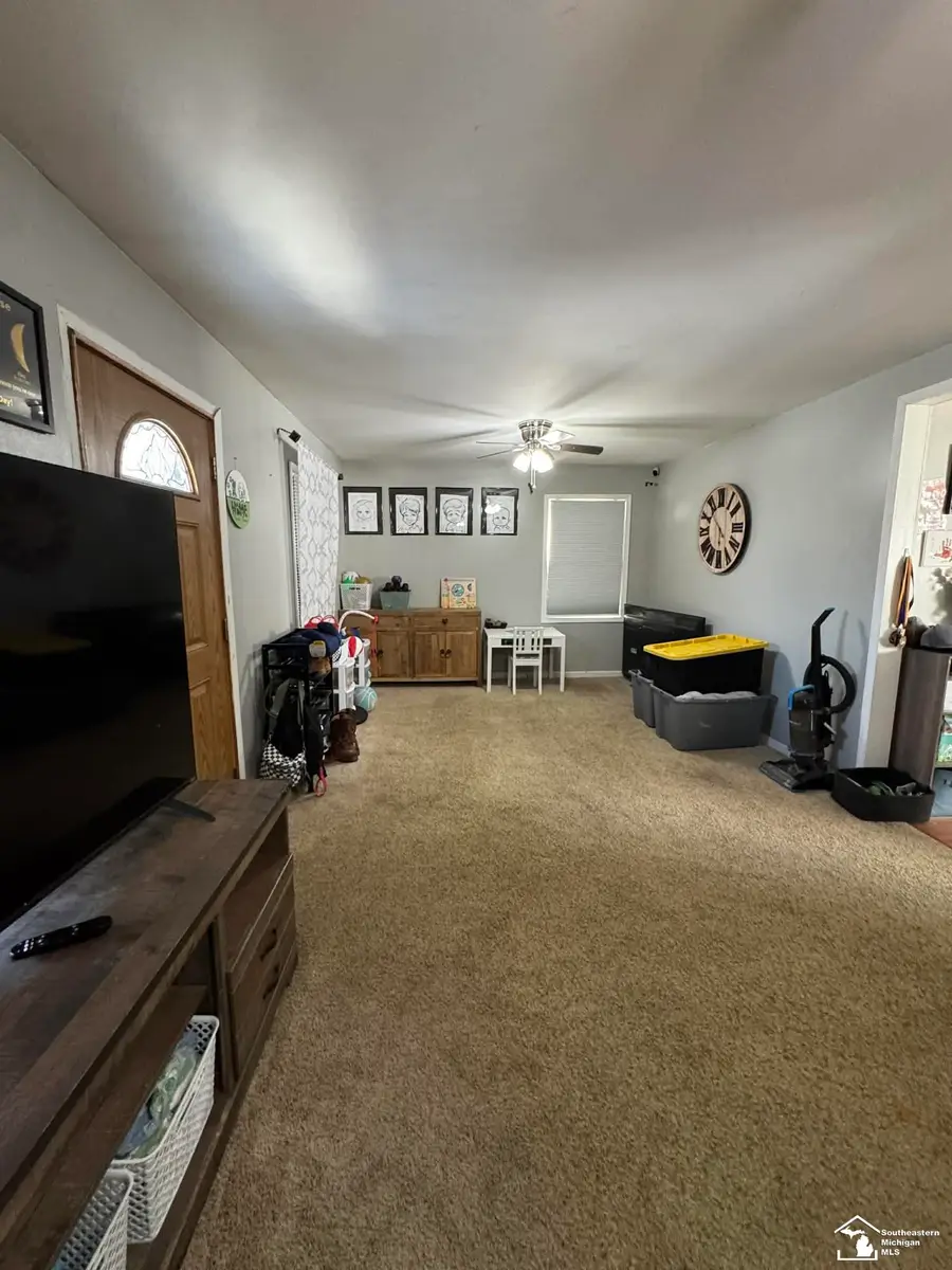 3130 Lakeveiw ST, Monroe, MI 48162 - Image #3