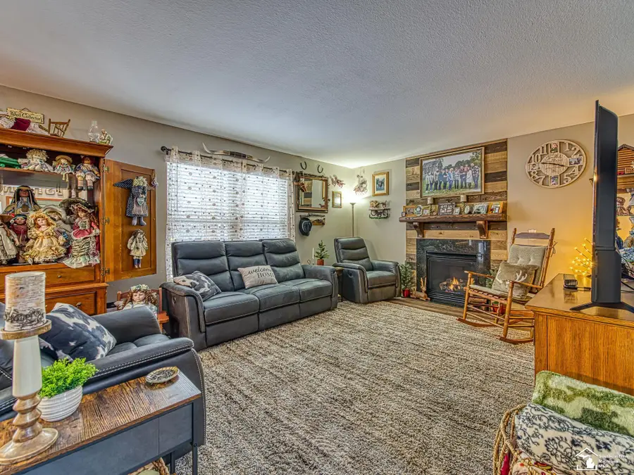 7497 Savanna DR, Temperance, MI 48182 - Image #3