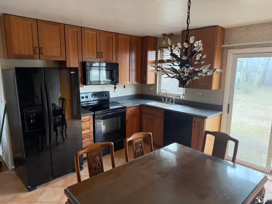 540 S Concetta CMN, West Monroe, MI 48161 - Image #3