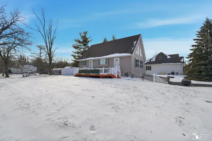 3325 Saint Anthony RD, Temperance, MI 48182 - Image #2