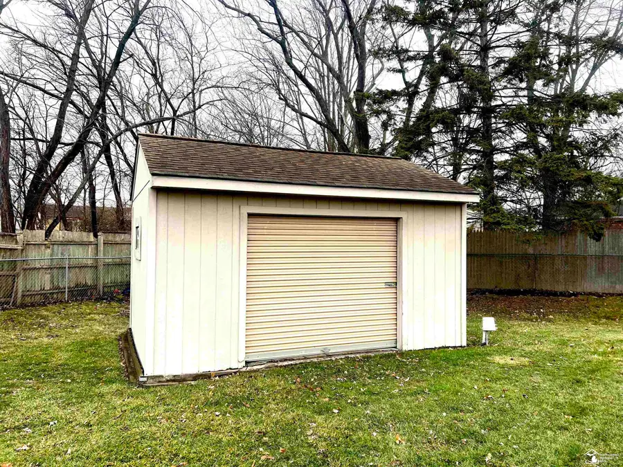 28225 Red Cedar CT, Brownstown, MI 48183 - Image #3