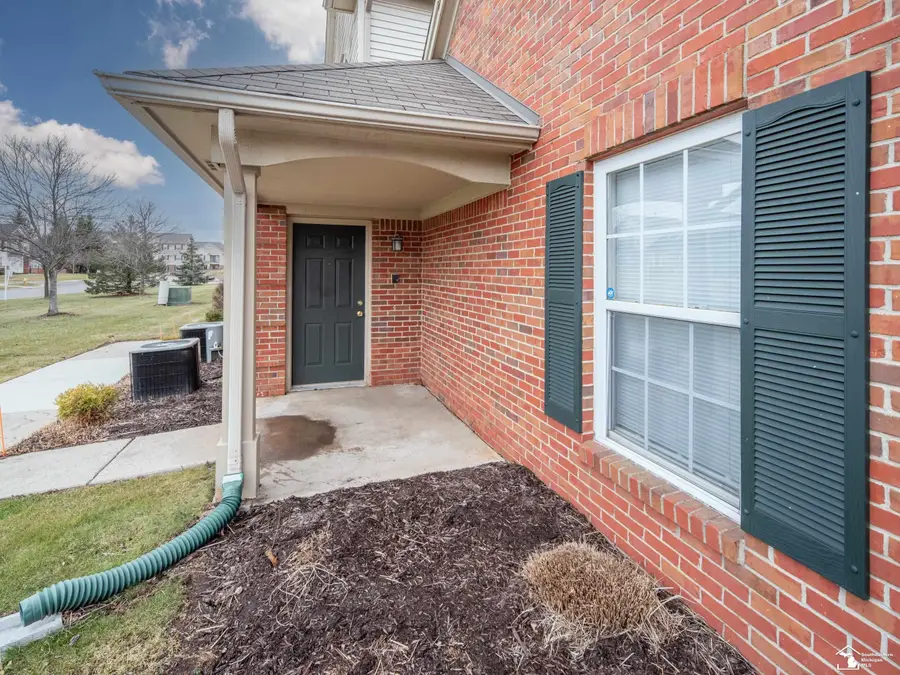 20660 Henry ST, Brownstown, MI 48183 - Image #3