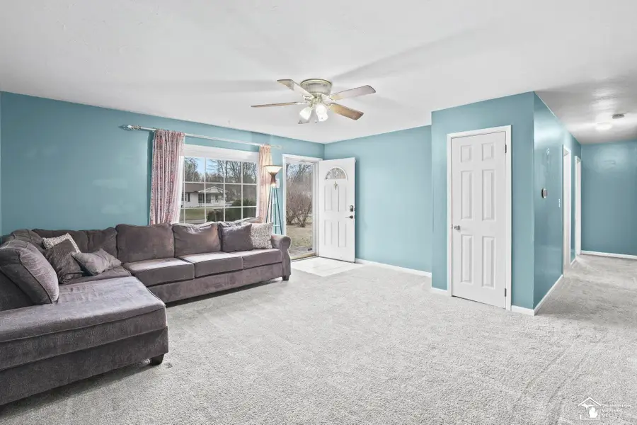 8675 Driftwood AVE, Temperance, MI 48182 - Image #2