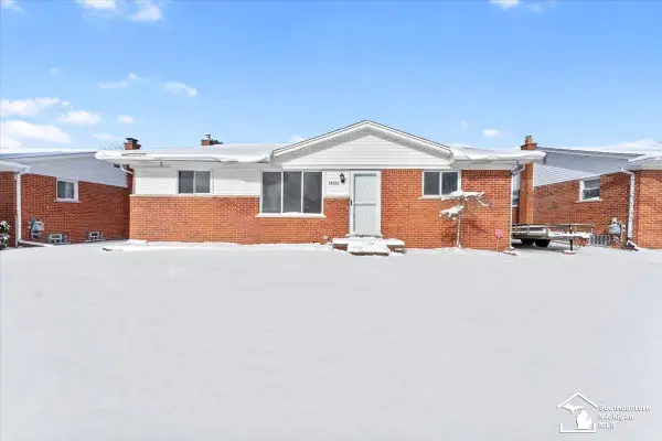 30584 S Gibraltar ST, Rockwood, MI 48173