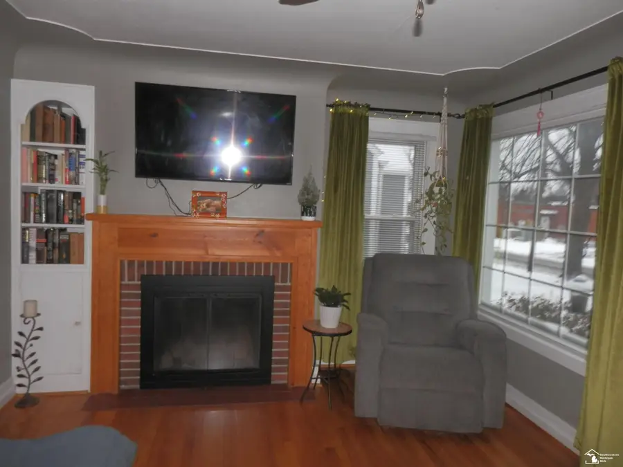 26 E Grove ST, Monroe, MI 48162 - Image #3