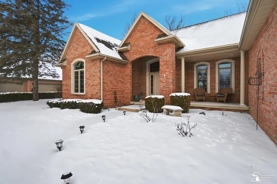 3158 Deer Creek DR, Lambertville, MI 48144 - Image #3