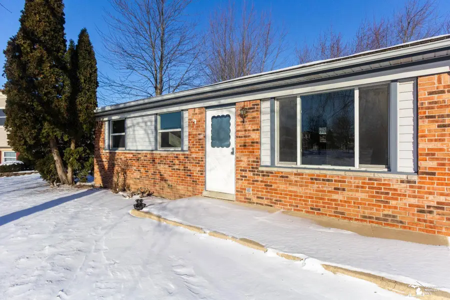 23376 Port ST, Flat Rock, MI 48134 - Image #3