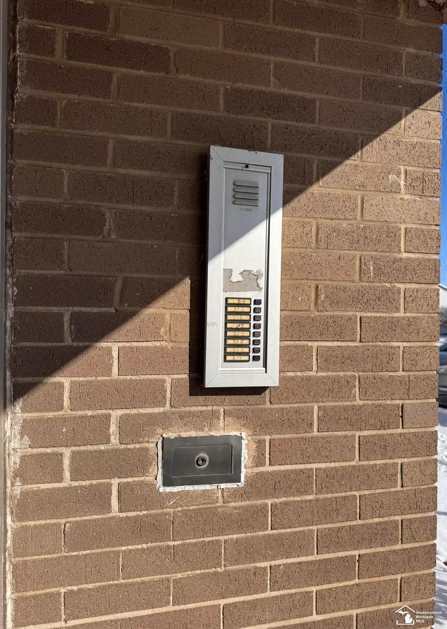 3911 Fort, Trenton, MI 48183 - Image #3