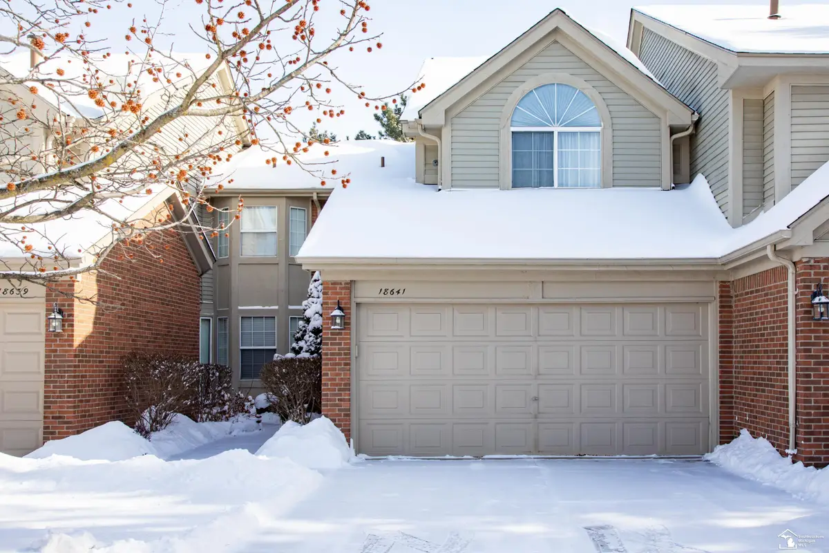 18641 Hilltop LN, Riverview, MI 48193 - Image #1