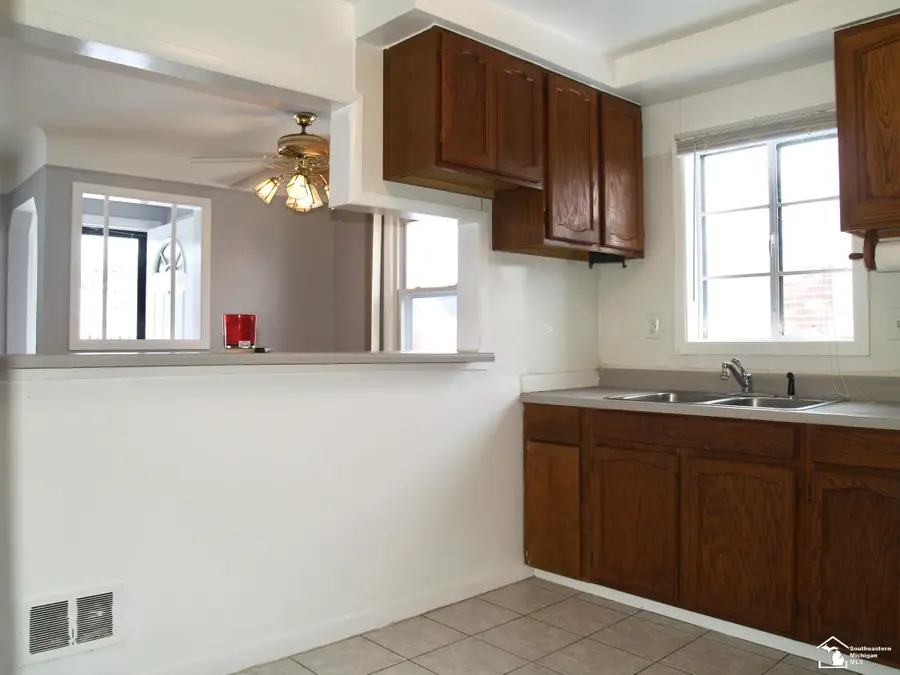 4307 19th ST, Wyandotte, MI 48183 - Image #3