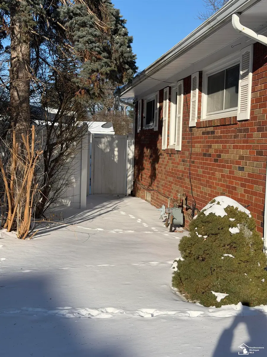 20 W Grove ST, Monroe, MI 48162 - Image #3