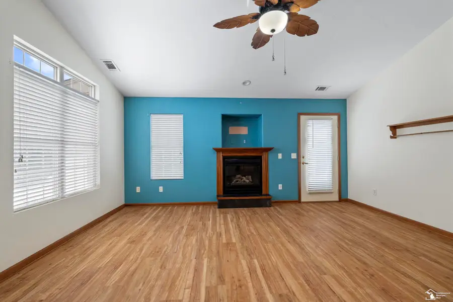 2410 Sutton DR, Temperance, MI 48182 - #2