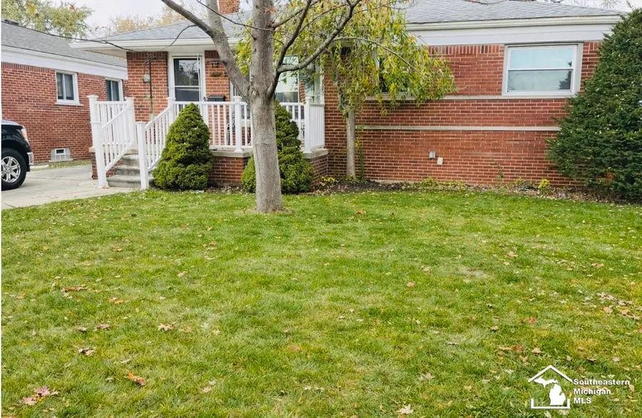 3266 S Margarette CT, Trenton, MI 48183 - Image #2