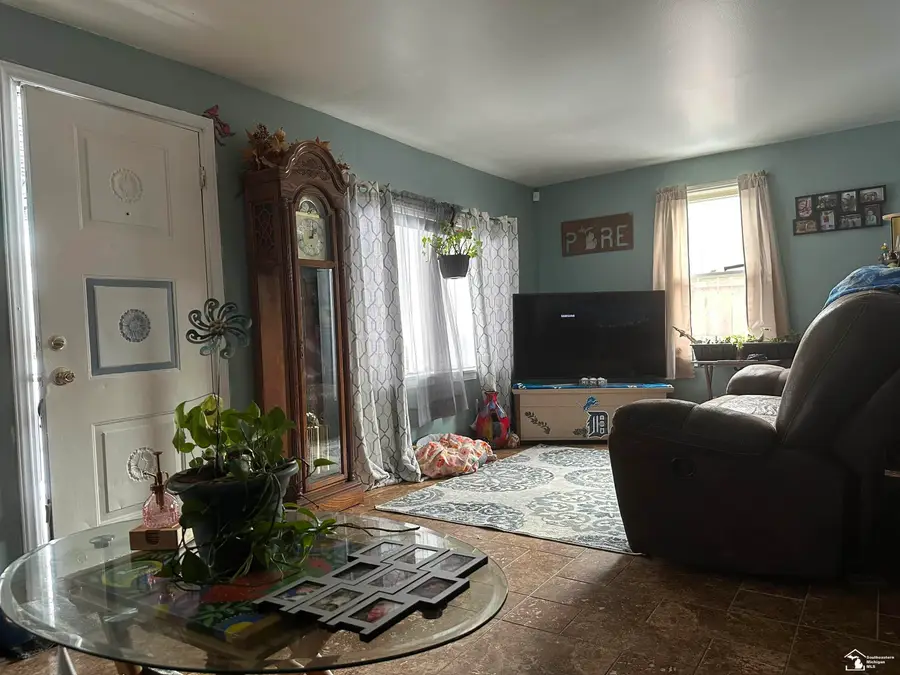 5880 Burr ST, Taylor, MI 48180 - #2