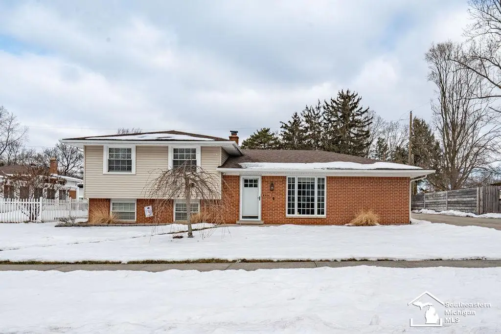 3714 Ridgedale LN, Lambertville, MI 48144 - #1