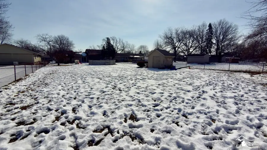 445 Toll ST, Monroe, MI 48161 - #3