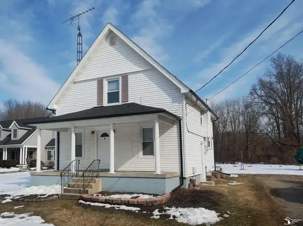 8062 Adler RD, Lambertville, MI 48144