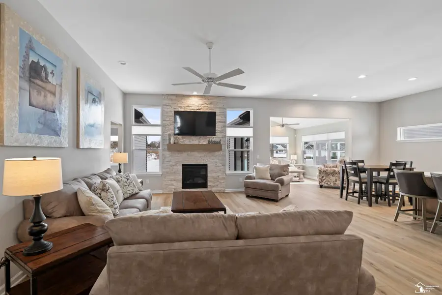7494 Montri DR, Temperance, MI 48182 - #3