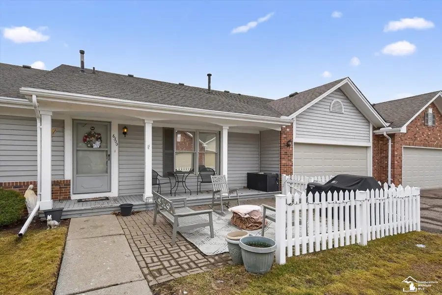 6300 North DR, Saint Clair Shores, MI 48082 - #2