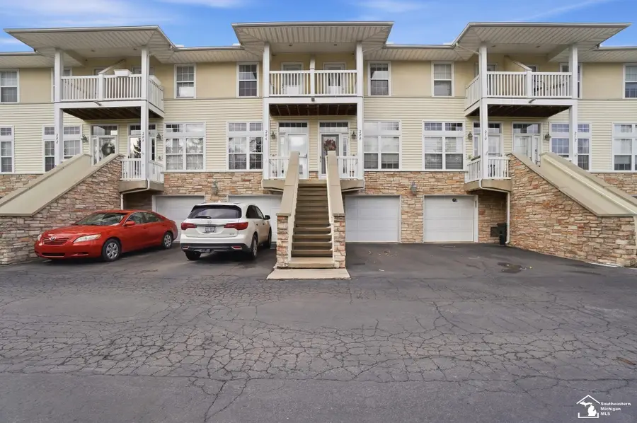 208 Beachwalk TRL, Luna Pier, MI 48157 - #2