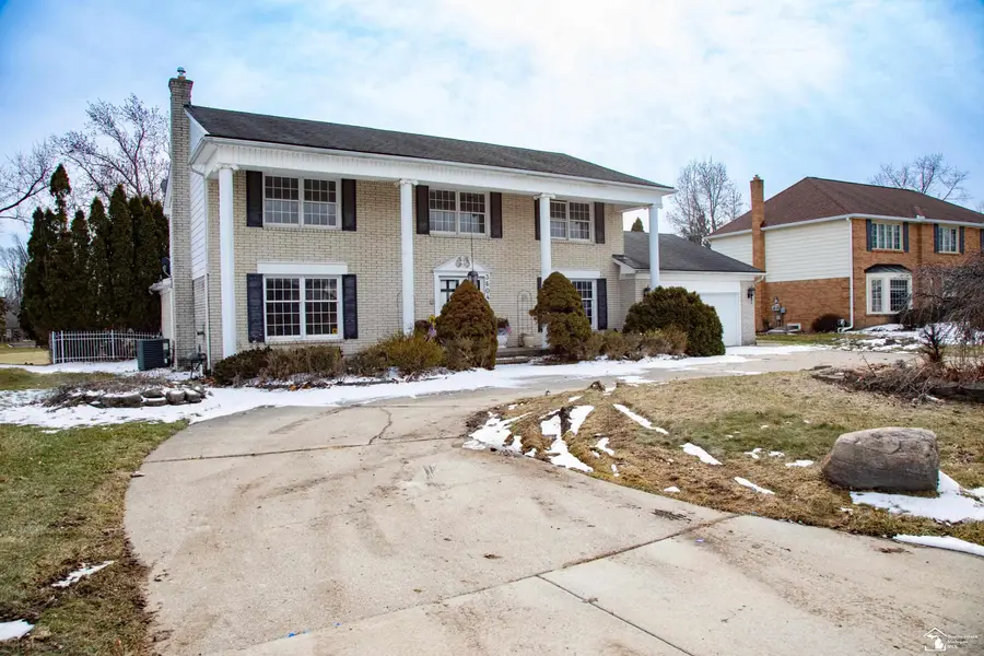 36045 Congress CT, Farmington Hills, MI 48335 - #2