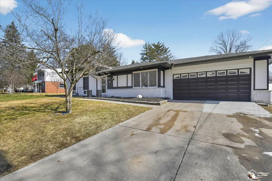 7060 Brookside DR, Lambertville, MI 48144 - #2