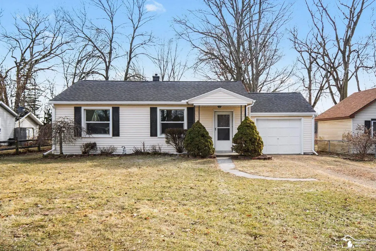 7134 Maplewood DR, Temperance, MI 48182 - #1