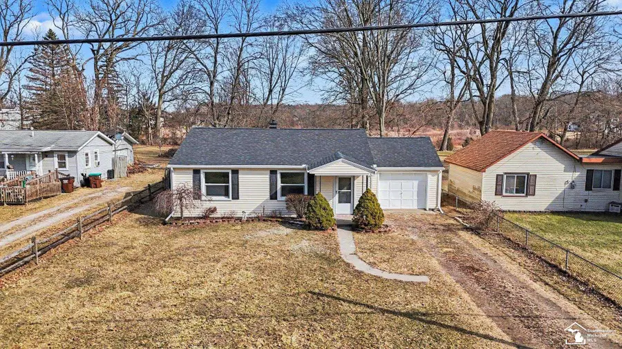 7134 Maplewood DR, Temperance, MI 48182 - #2