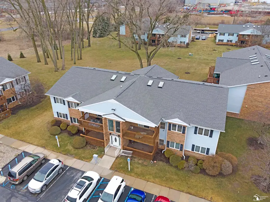 1555 Harbour BLVD, Trenton, MI 48183 - #3