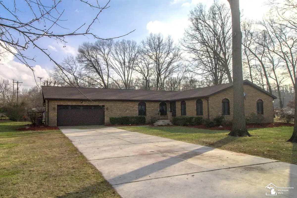 3335 School RD, Temperance, MI 48182 - #1