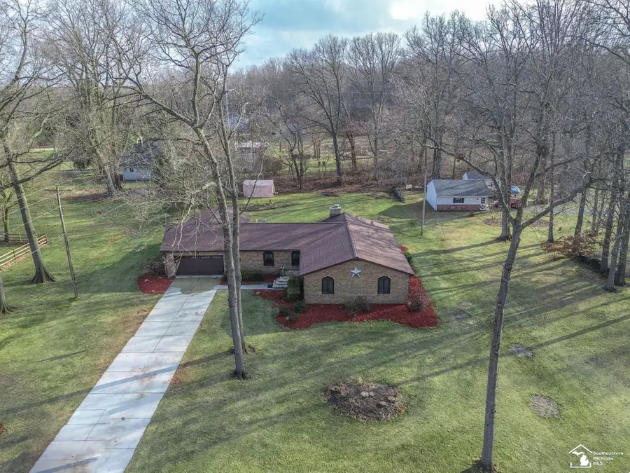 3335 School RD, Temperance, MI 48182 - #3